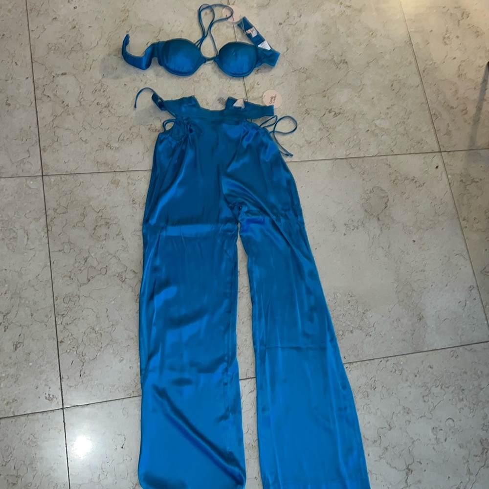 Camila Coehlo set